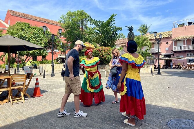 Walking tour of the magical city of Cartagena. - San Diego: the walled city’s calm start and a great first photo