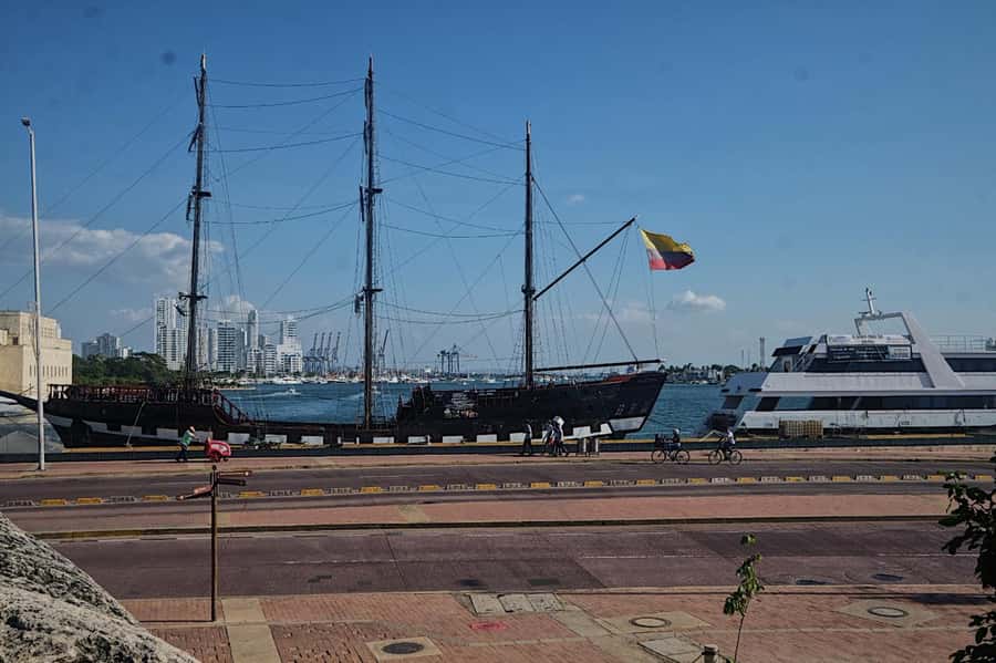 Walled City, Getsemani San Felipe Castle Cartagena City Tour - Should You Book This Cartagena Castle and Walled City Tour?