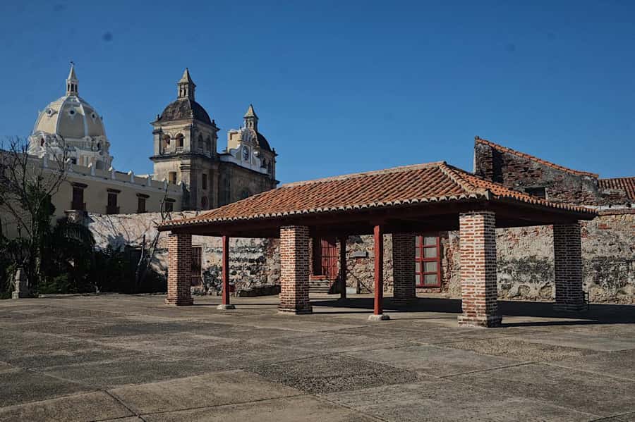 Walled City, Getsemani San Felipe Castle Cartagena City Tour - Time, Walking Pace, and What to Bring for a 5-Hour Day