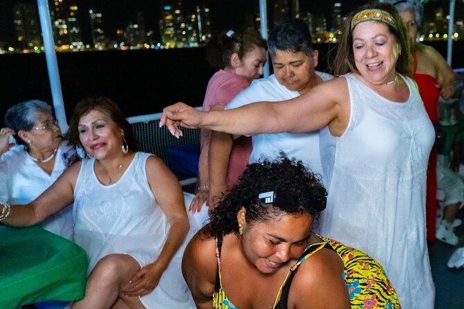 White Night Boat Party with Buffet Dinner and Bar - Buffet dinner: what is included and how to judge it