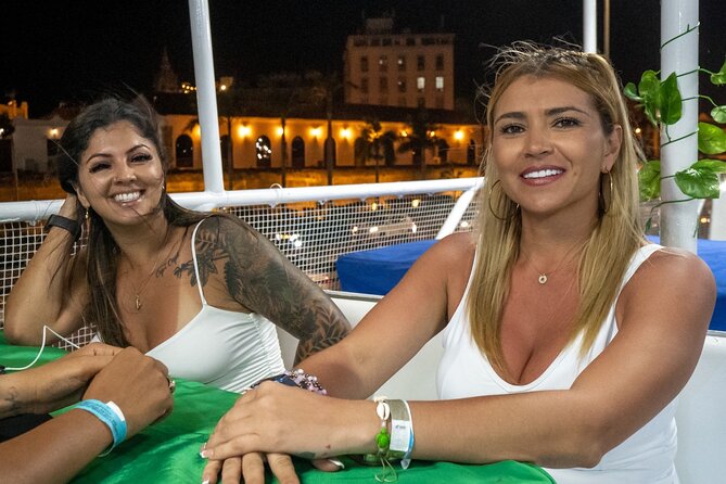 White Night Boat Party with Buffet Dinner and Bar - Meeting at Muelle de la Bodeguita, and why timing matters