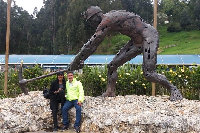 Zipaquira Salt Cathedral and Guatavita Lagoon from Bogota (Private Tour) - Plaza de la Independencia: a quick colonial history reset