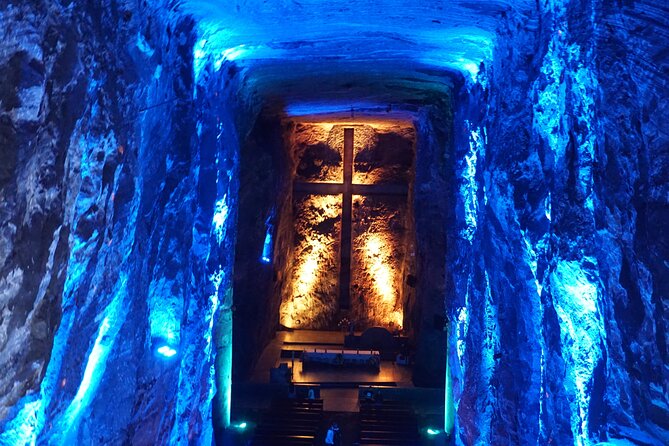 Zipaquirá Salt Cathedral Private Tour + Walking Tour - Plaza de la Independencia: A Short Stop With Big Meaning